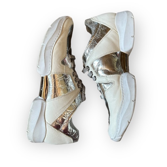 STUART WEITZMAN white/silver leather The Dreamy Sneaker